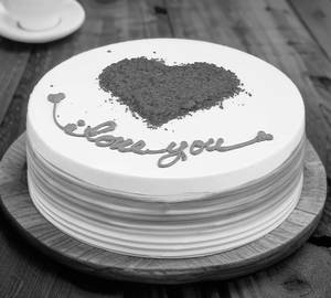 Express Of Love Red Velvet Cake