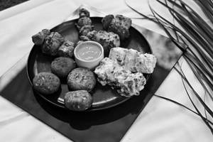 Veg Platter (12 Pcs)