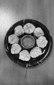 Veg Fried Momos [8 Pieces] With Schezwan And Mayo Dip