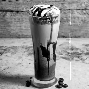 Mud Coffee Cake Shake