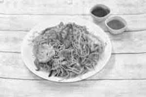 Egg Chicken Chow Mein