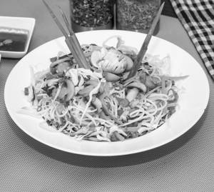 Schezwan Mushroom Noodles