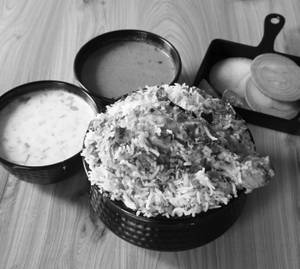 Hyderabadi Chicken Biryani [ Half ]