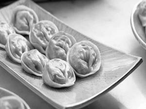 Paneer Makhni Momos