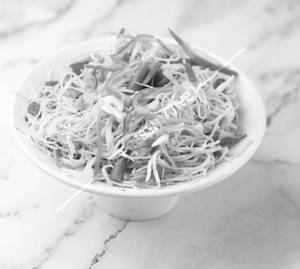 Veg hakka noodles