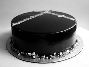 Chocolate Praline Cake (1.5 Lb)