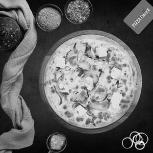 Paneer With Onion Pizza