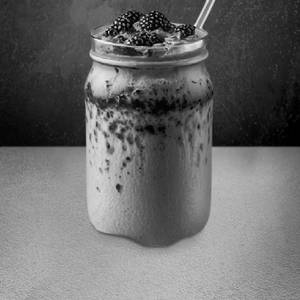 Black current thick shake