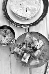 Matar Paneer with 4 Tawa Butter Roti