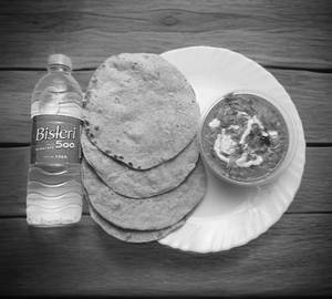 Handi Paneer Combo((300 Ml Handi Paneer With 4 Roti And Salad)