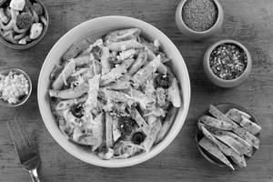 Non Veg Chicken  Creamy Alfredo White Sauce Spaghetti Pasta
