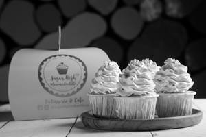 Bourbon Vanilla Bean Cupcake  ( Box Of Four)