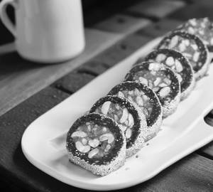 Kaju Anjeer Rolls