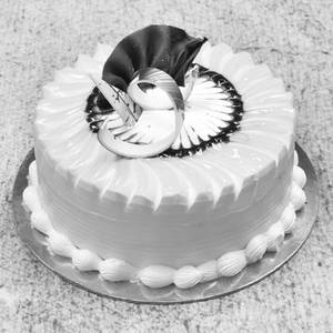 Pineapple fondant cake per kg