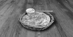 Amritsari Aloo Cheese Kulcha (cholle 150ml & Salad)(amul Cheese)