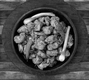 Boneless Gralic Chicken.