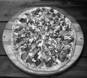 The 3 Chicken Feast Pizza