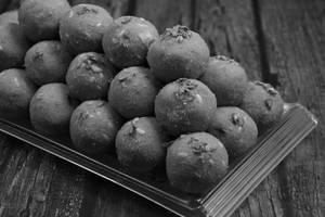 Besan Ladoo