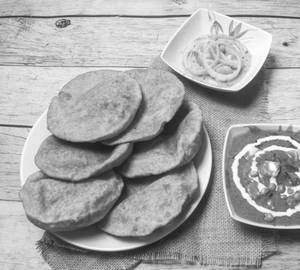 Matar Paneer + 6 Poori