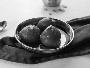 Gulab Jamun 2 Pcs
