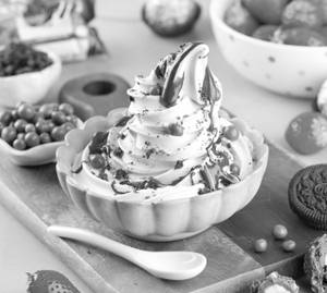 Naughty & Nice Sundae                              