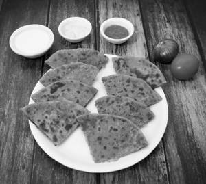 2 Pyaz Tamar Paratha