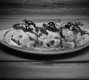 Dry Fruit Sundae Ice Cream