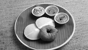 Two Idly One Vada (3 Pcs)