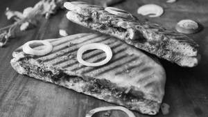 Paneer stuffed kulcha  