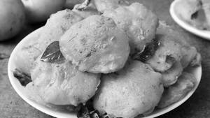 Aloo Bajji [4 No] + Chutney [100 ML]