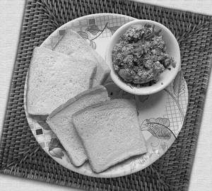 Egg Bhurji + 4 Pcs Bread