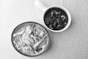 Chicken Hakka Noodles With Tai Chi Chicken Gravy
