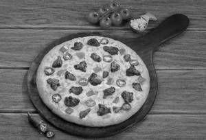 M Mushroom Pizza