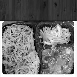 Veg Noodles With Paneer Chilli [Half]