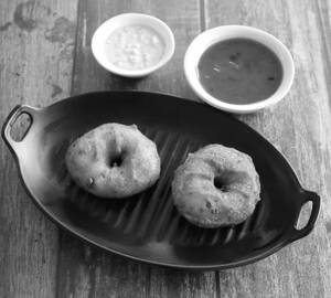 Medu Wada Chutney Sambhar (2 pcs)                                  