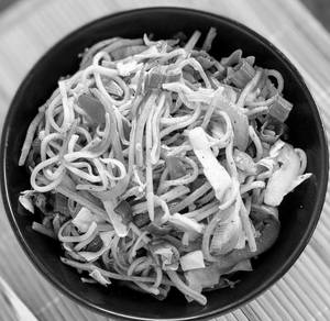 Veg Hakka Noodles 