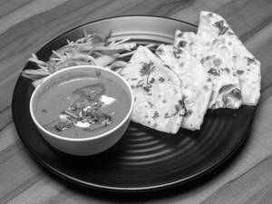 Onion Naan With Gravy