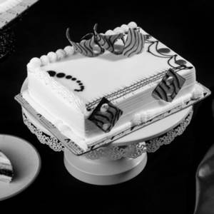 Eggless Triple Queen