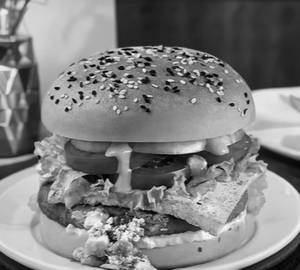 Peri peri paneer burger