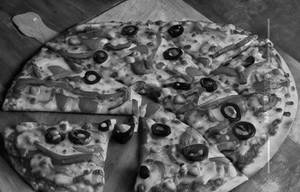 Veg Thin Crust Pizza