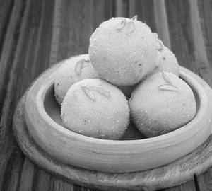 Besan Laddu