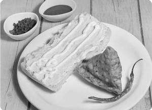 Classic Mayo Samosa Pav