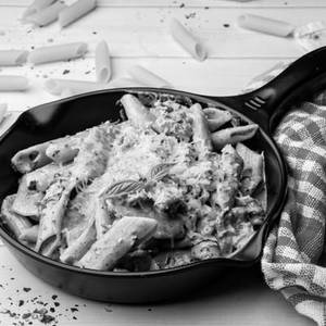 Penne Ala Pesto With Grilled Chicken New Addition (500 Ml) - Non Veg