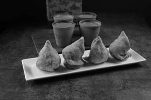 4 Masala Chai with 4 Samosa