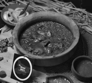 Special Chicken Keema-kalezi Masala Pot