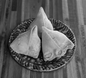 Matar Paneer Samosa Small Size