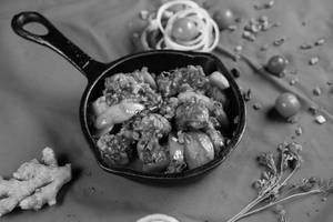 Twin Mushroom In Oyster Chilli Sauce
