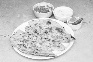 Dal Makhani With 1 Butter Naan & Raita