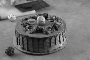 Ferrero Rocher Ice Cream Cake (1 Kg)