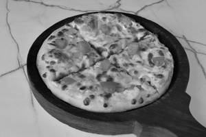 Sweet Corn and Tomato Pizza